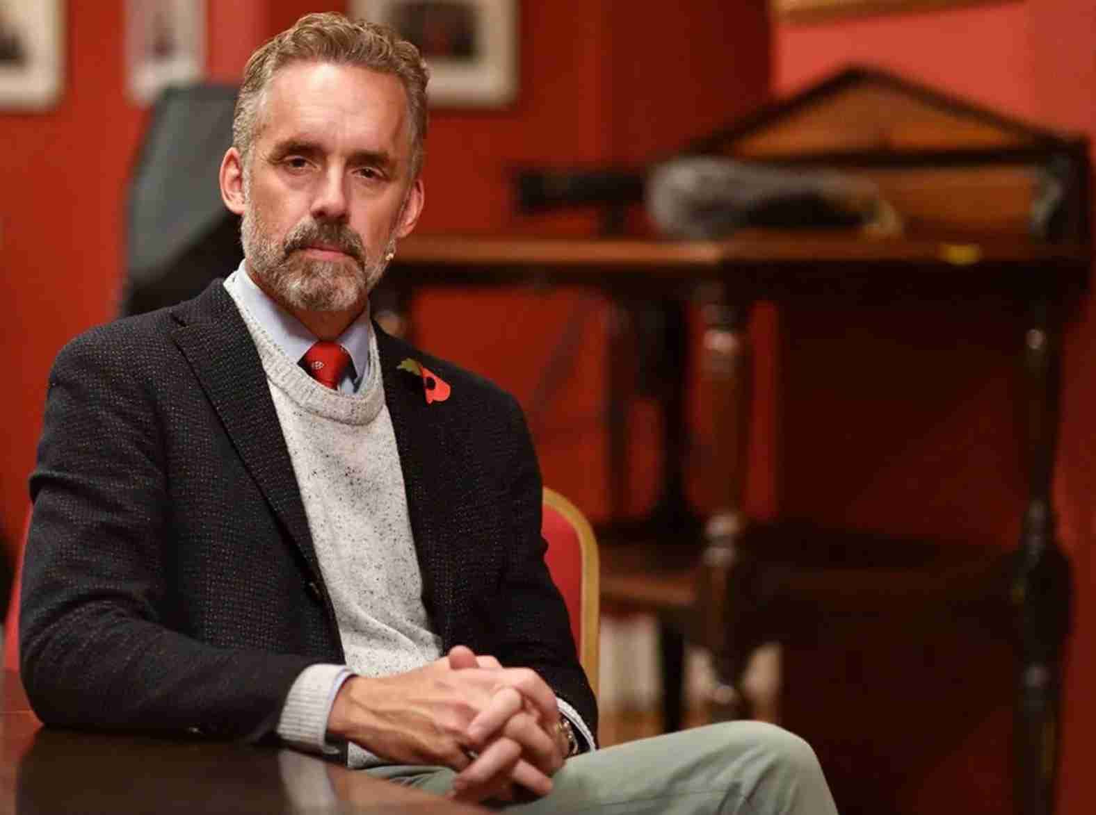 Tribunal decide que Jordan Peterson terá que fazer "reeducação" para manter licença de psicólogo