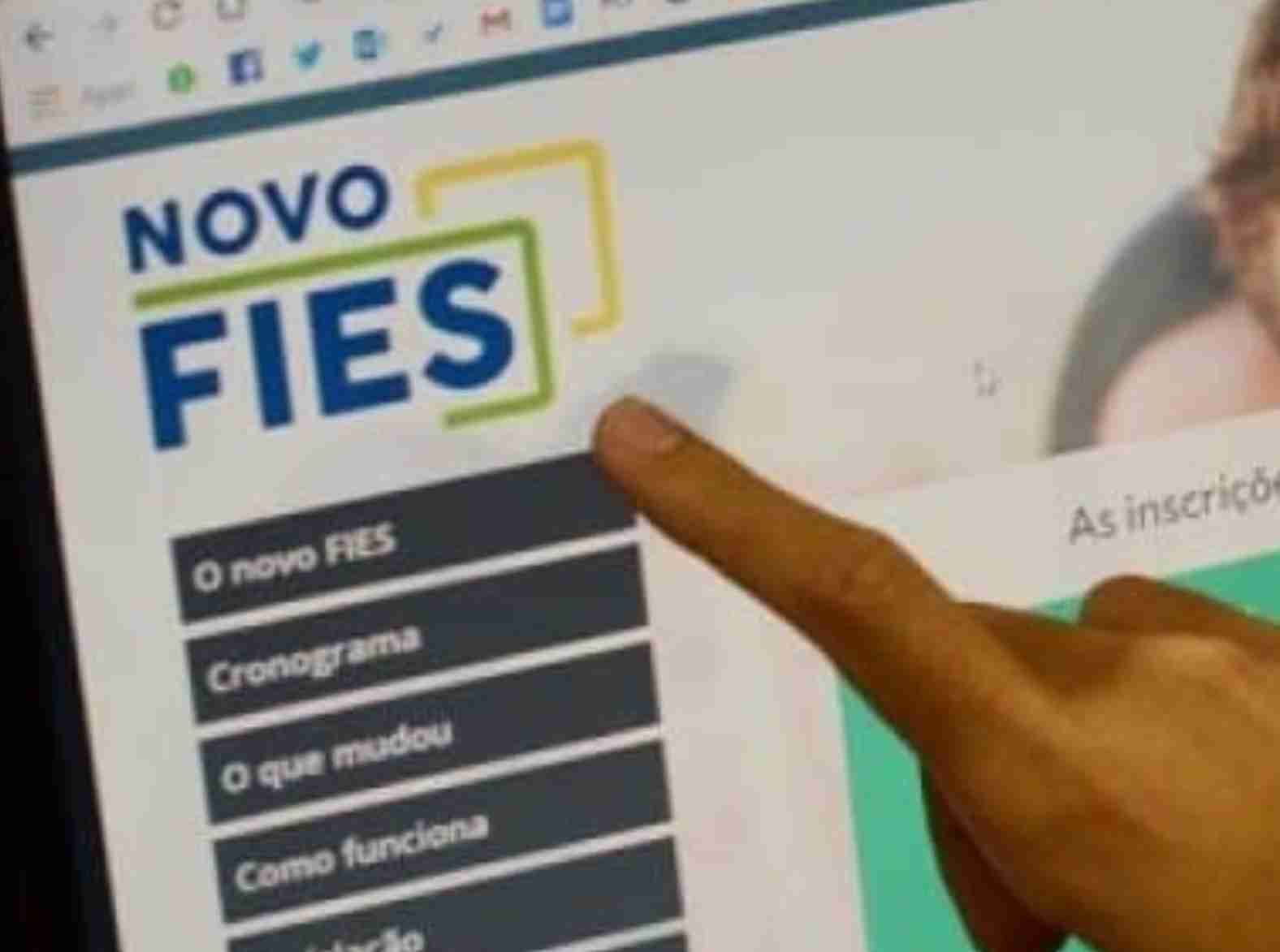 O desafio do FIES: entre aumentos e dívidas, a educação em xeque