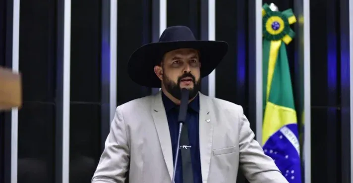Controvérsia no congresso: Zé Trovão enfrenta polêmica após vazamento de áudio crítico a Bolsonaro