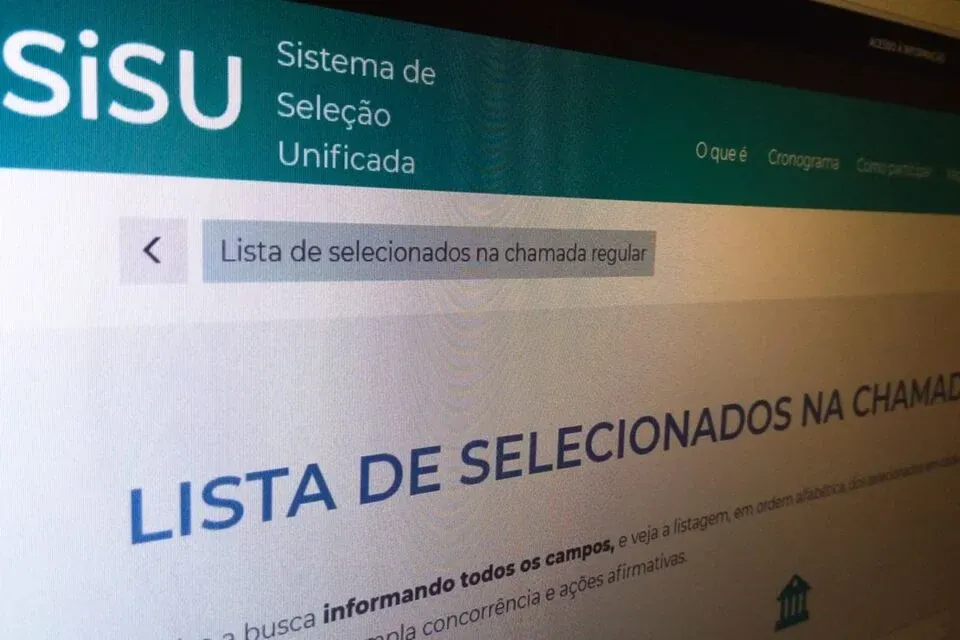 Após falha no site do Sisu, aprovados 'perdem' vaga no dia seguinte: 'Já tinha comemorado nas redes', diz aluna