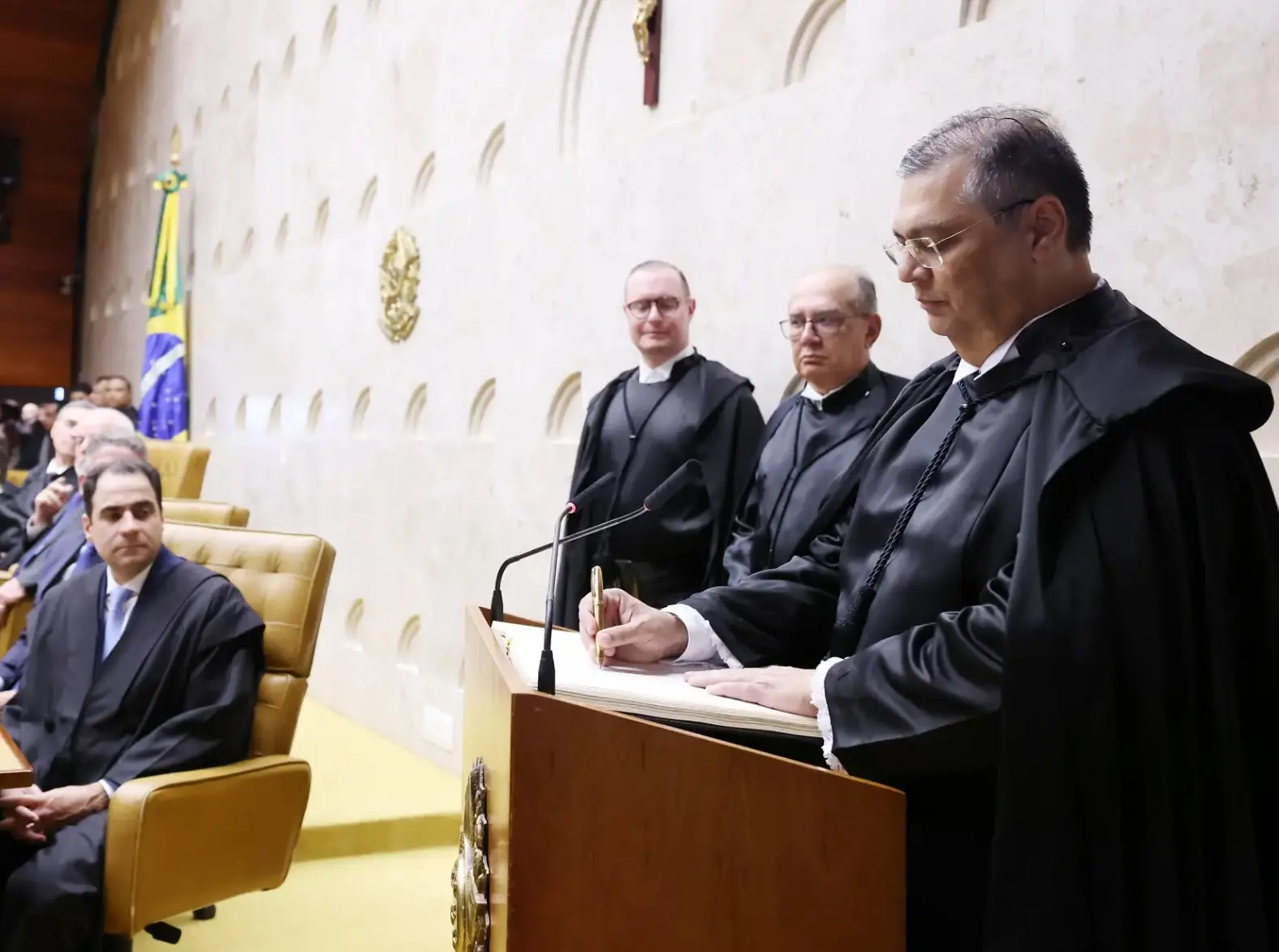 “O Supremo tem esse grande papel de controle sobre os outros Poderes”, diz Dino agora como ministro do STF