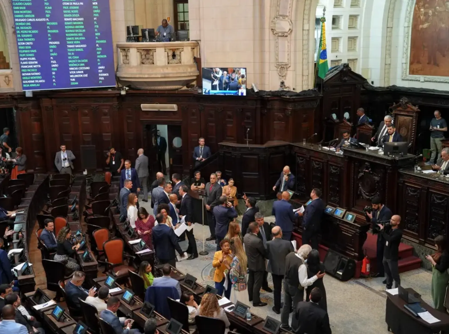 Alerj mobiliza para lançar duas CPIs enquanto governo pressiona deputados a desistirem