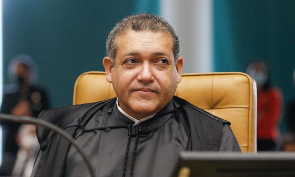 Aproximação entre Nunes Marques e Lula acende alerta entre a direita