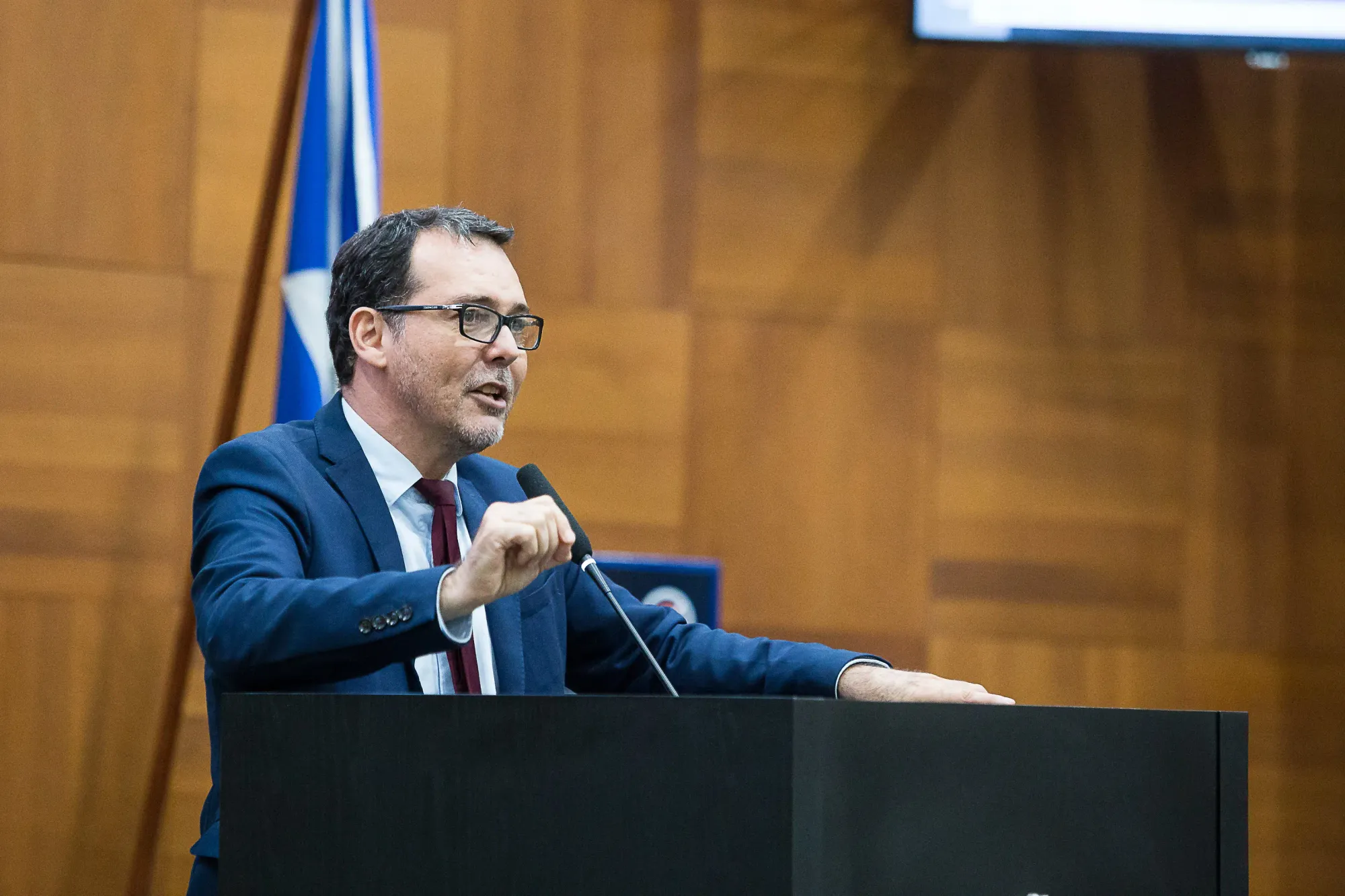 Não defendo aborto nem invasões, diz Lúdio