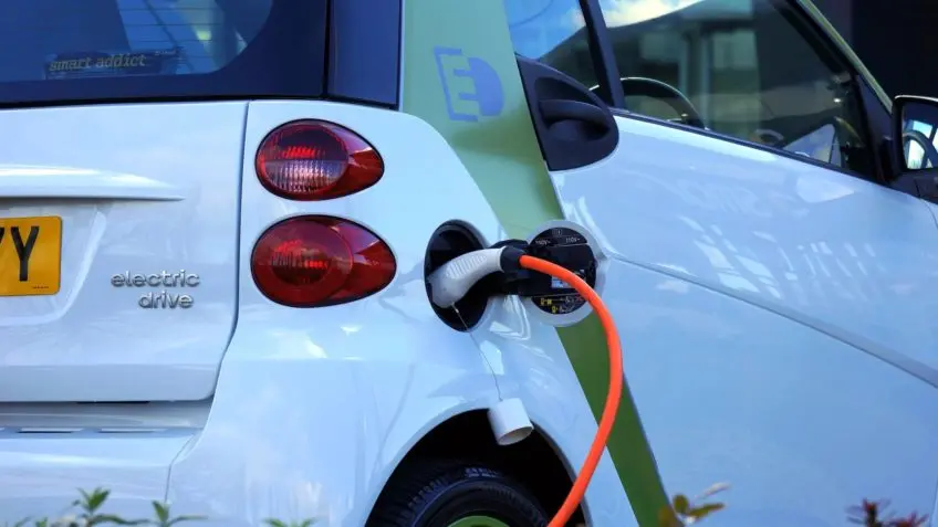 Motoristas dos EUA se arrependem de carros elétricos, diz pesquisa
