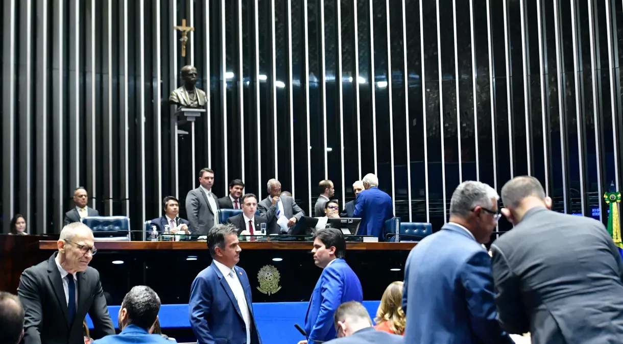 Senado se antecipa ao STF e aprova PEC das Drogas