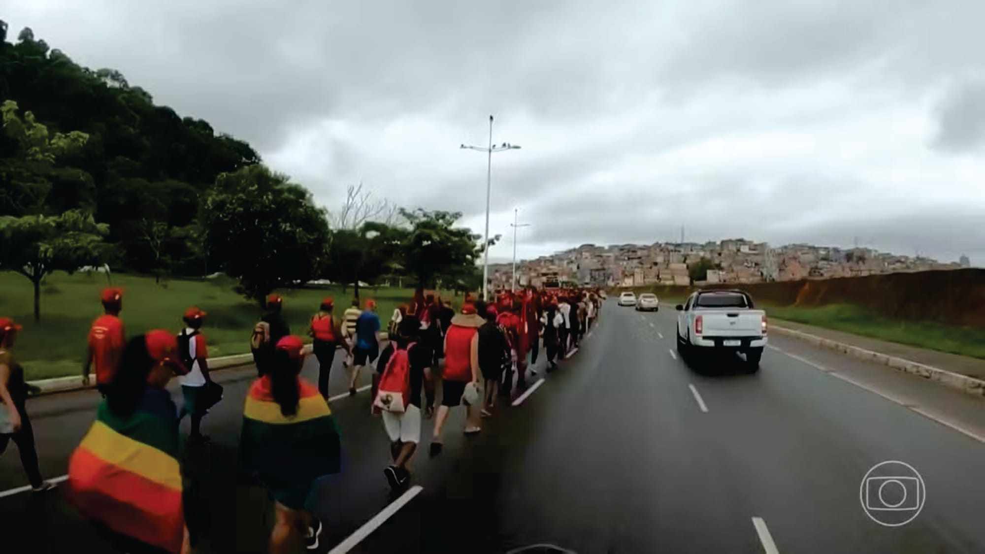 Com protestos de governistas, Câmara aprova urgência para projeto que pune invasões e ocupações de terras