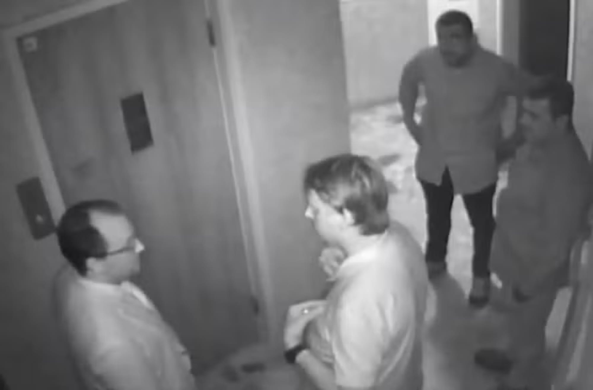 Embaixada da Hungria demite dois funcionários brasileiros após vazamento de imagens de Bolsonaro
