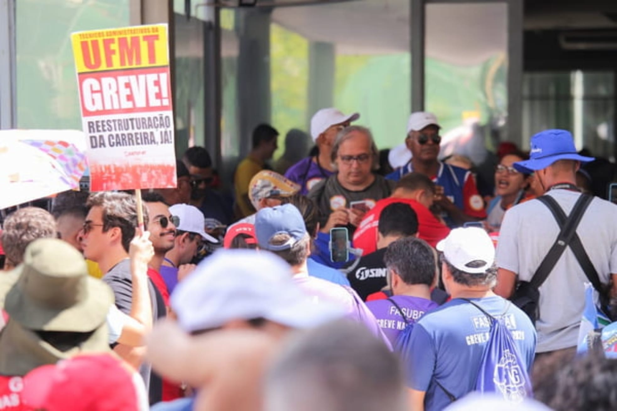Apesar dos reajustes, servidores públicos enfatizam que negociações não acabaram