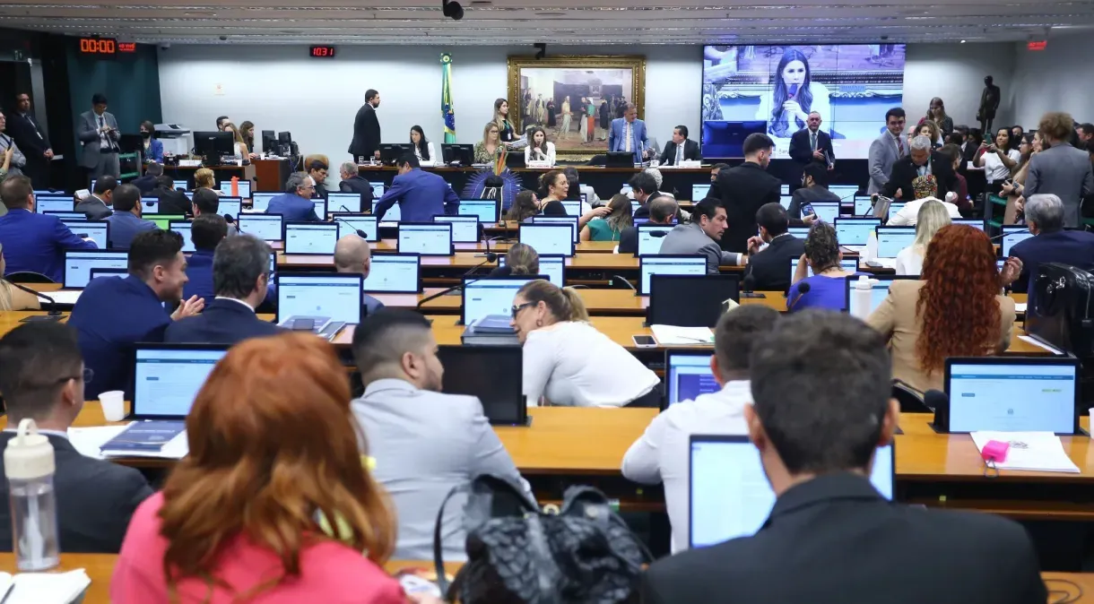 Em ofensiva contra o MST, CCJ da Câmara dá aval a projeto que impede benefícios assistenciais a invasores de imóveis rurais e urbanos