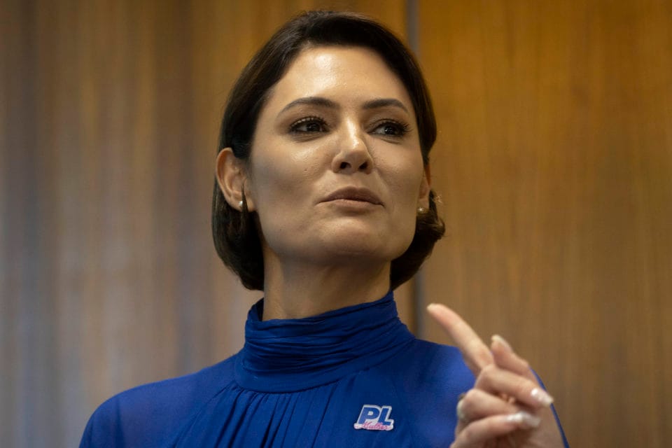 Michelle Bolsonaro defende reeleição de Nunes em post pró-Pablo Marçal