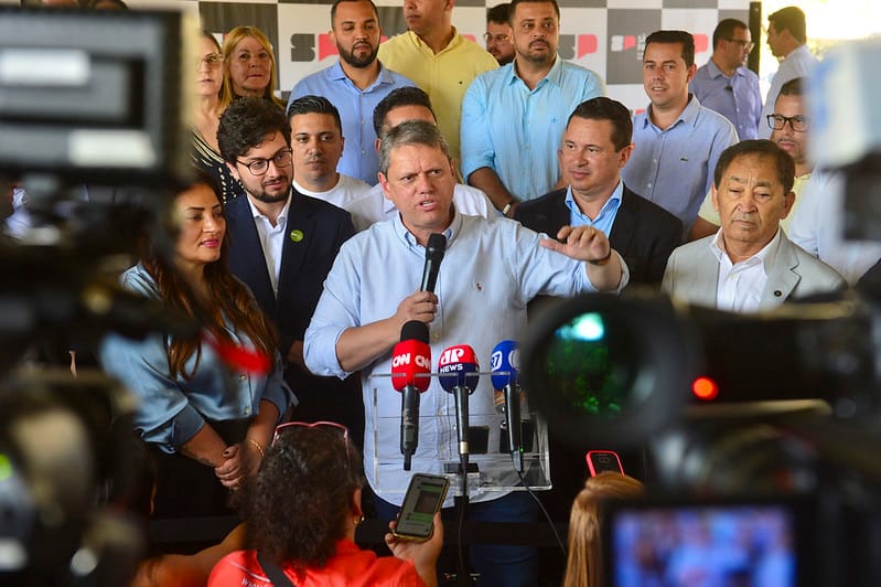 Tarcísio se une a Valdemar na pressão por vice de Nunes