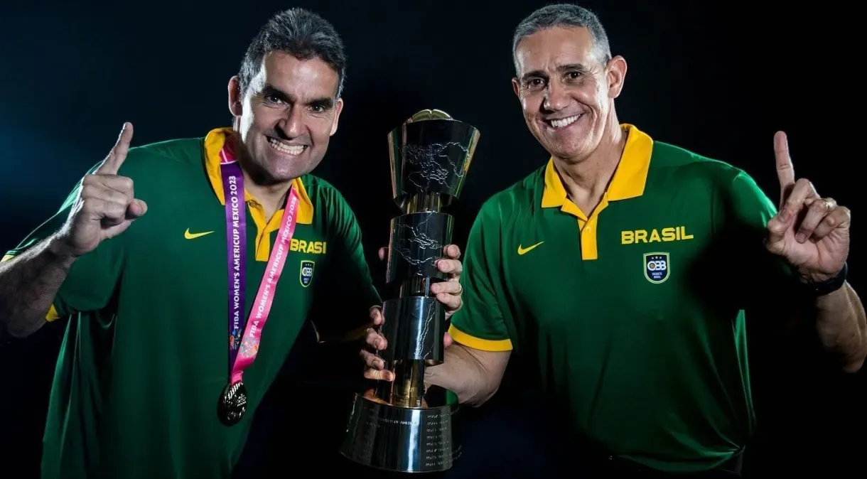 Técnico da seleção de basquete deixa o cargo em defesa a colega pró-PL do Aborto