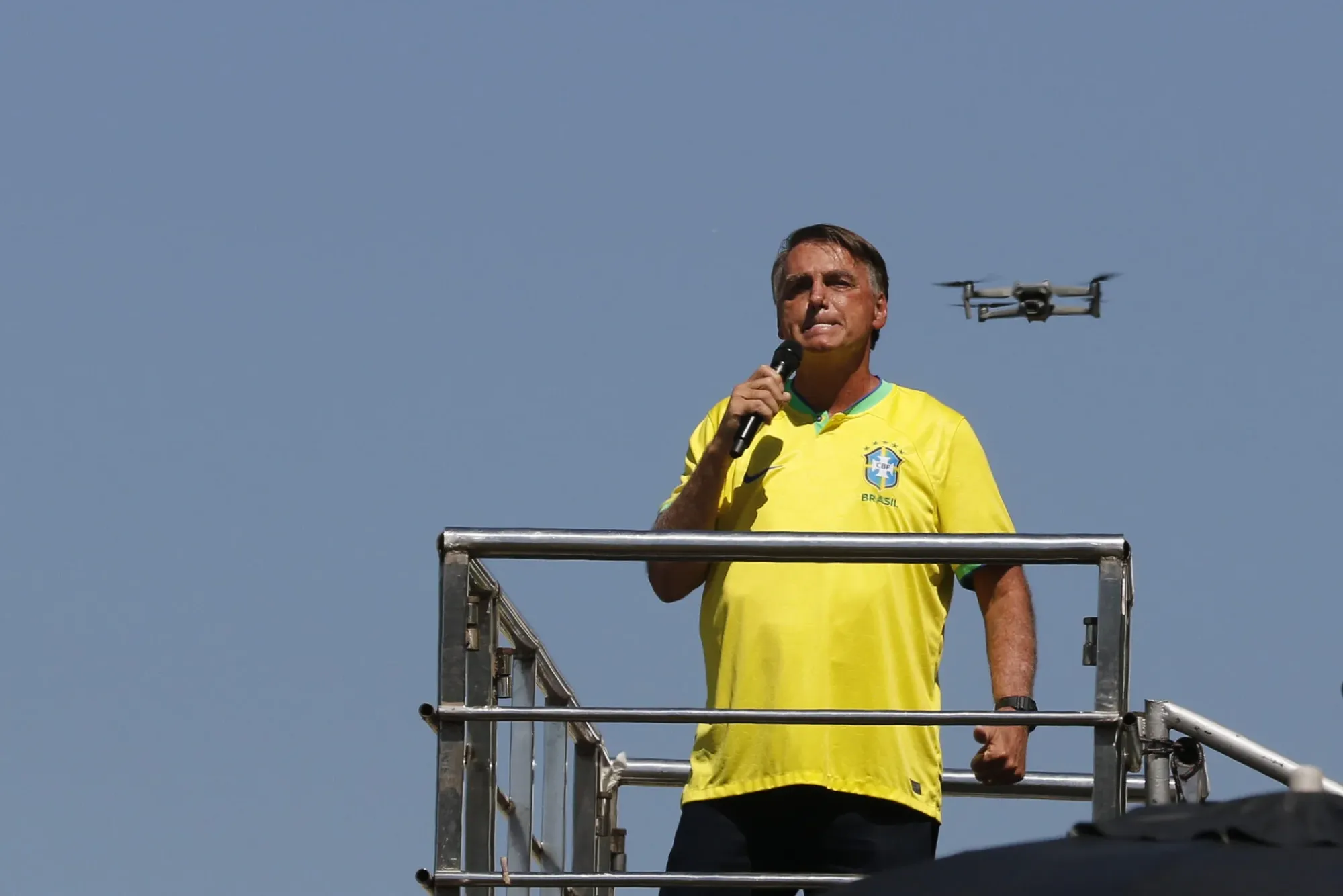 É do interesse de Lula manter o povo pobre, diz Jair Bolsonaro