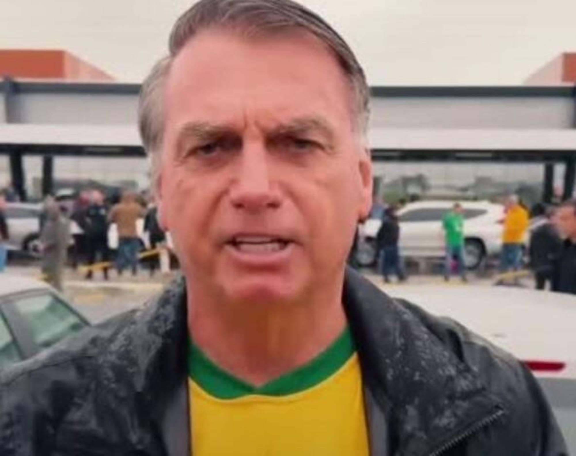 Bolsonaro desafia Globo para sabatina ao vivo, em rede nacional, com dois delegados da PF