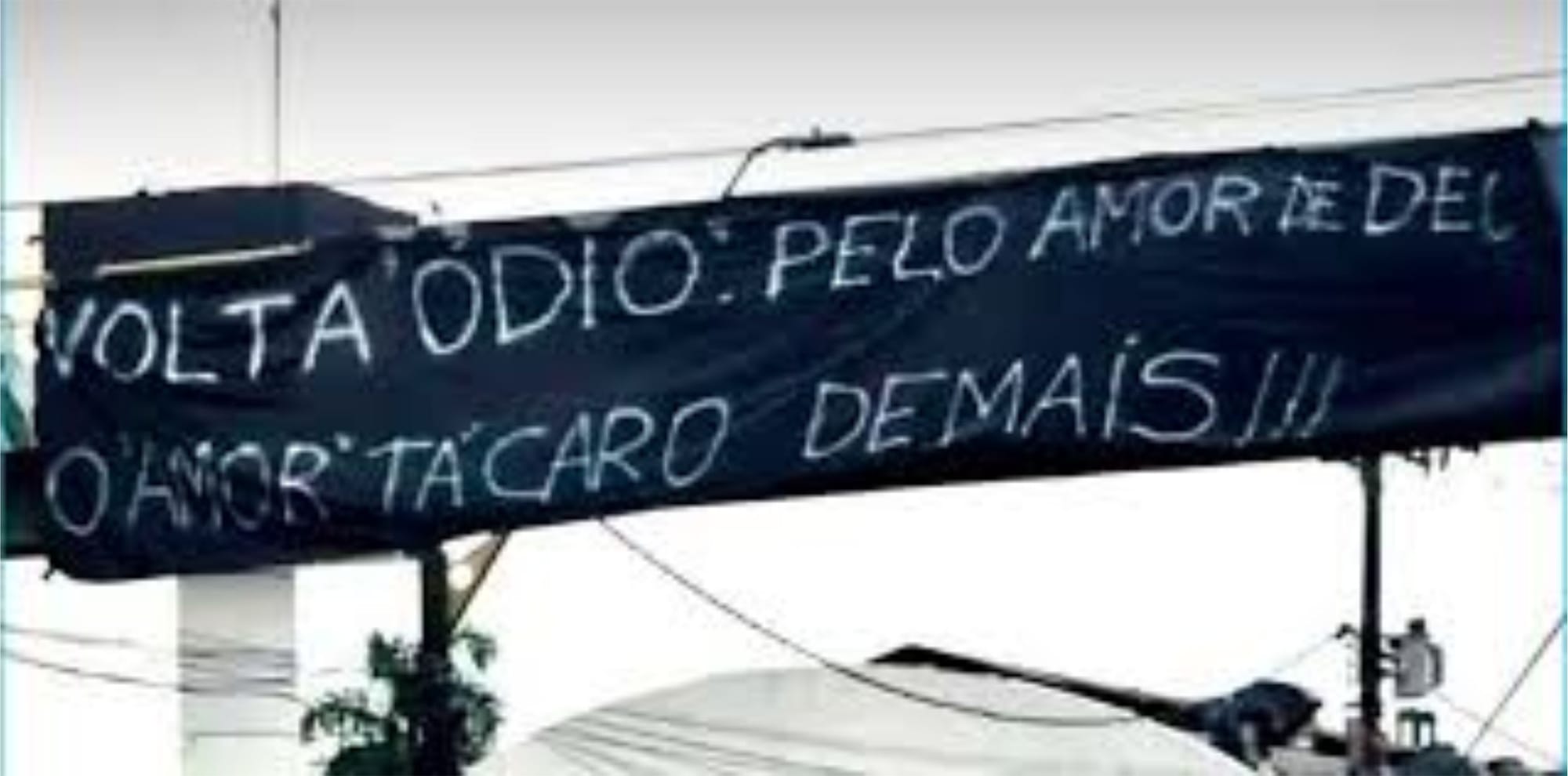 O custo do 'Amor' de Lula: Faixas pedem o retorno de Bolsonaro
