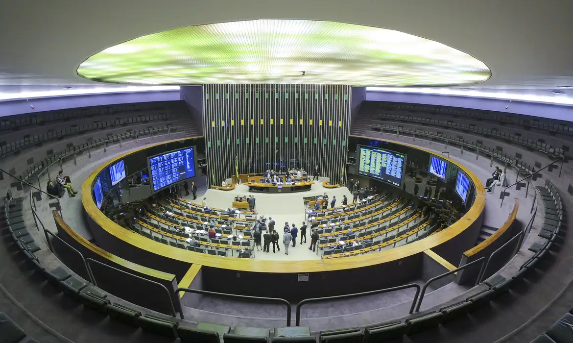 Anistia do 8/1 avança na Câmara com forte apoio parlamentar