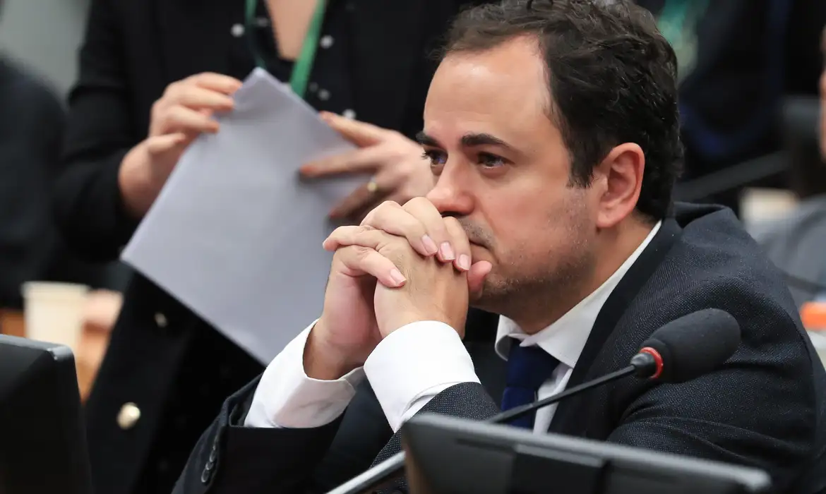 STF ensaia blindagem a Glauber Braga e desafia Arthur Lira