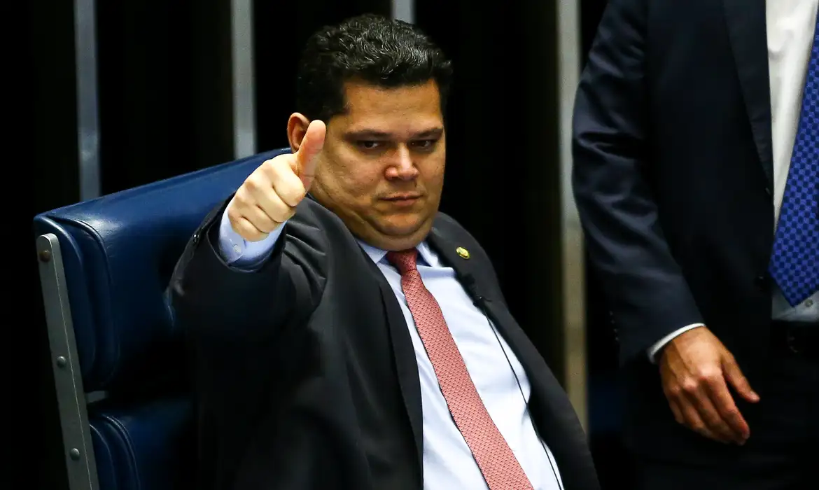 Alcolumbre entrega anistia nas mãos de Jaques Wagner e escancara o jogo