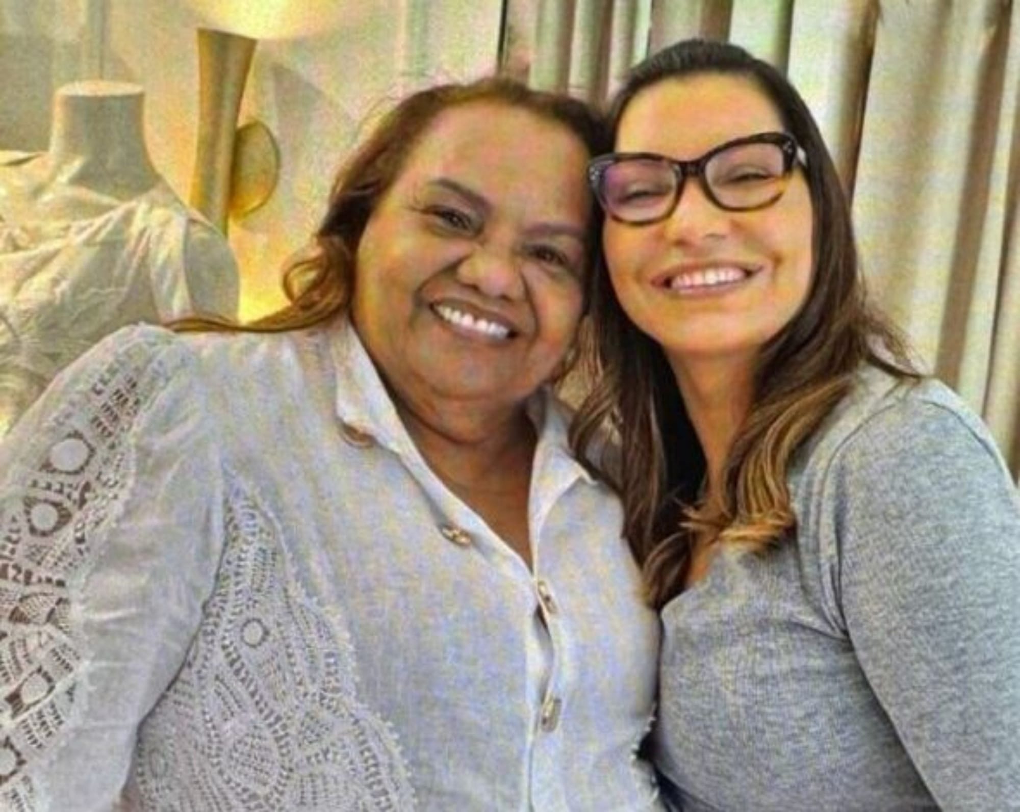 Janja visita loja de luxo em Fortaleza e realiza compras de R$ 30 mil