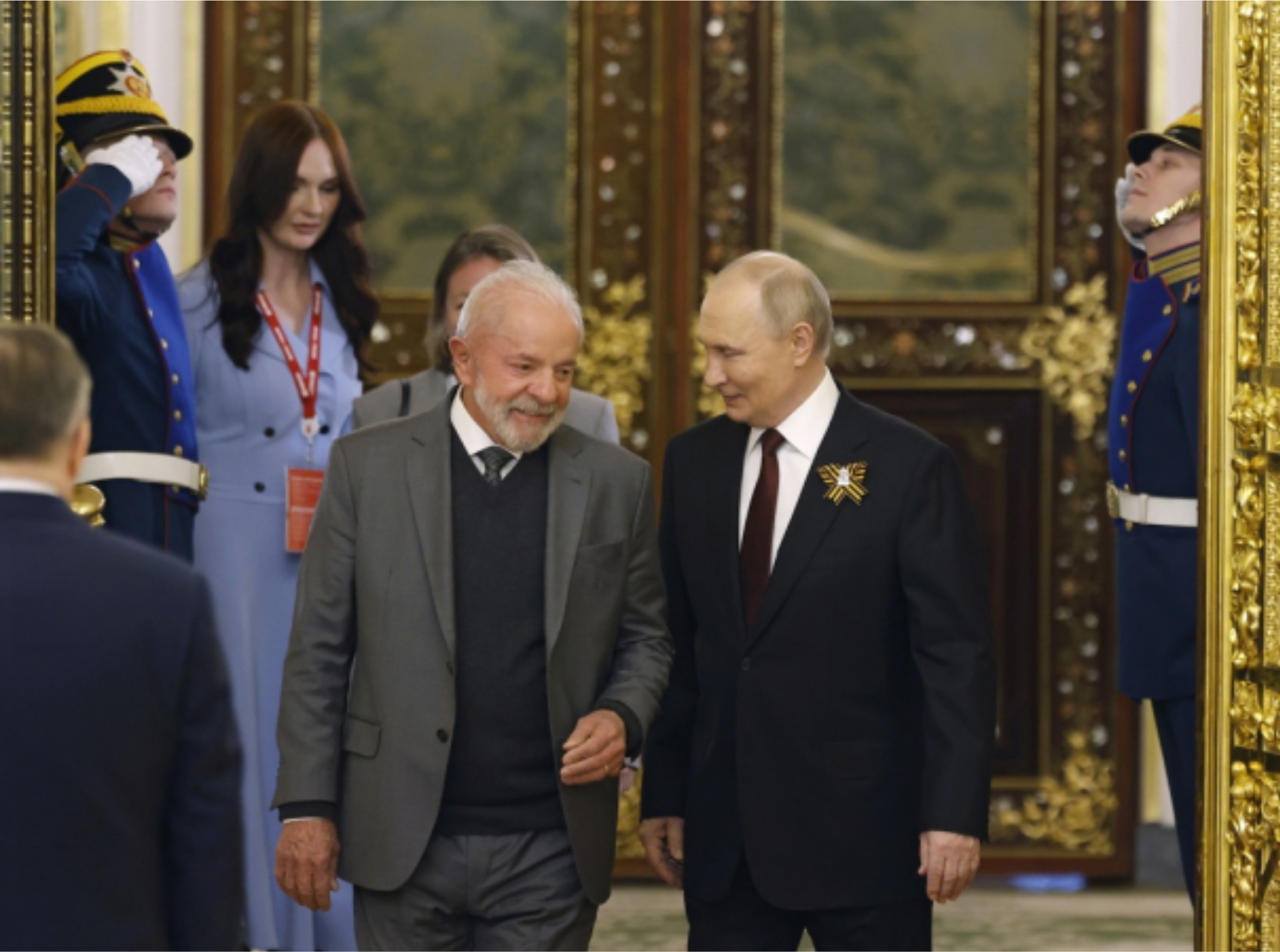Lula recebe título de Doutor Honoris Causa de universidade ligada a Putin e Lenin