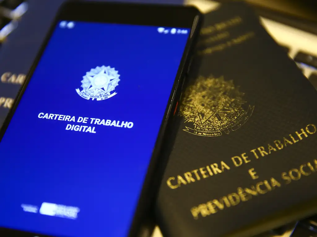 Desemprego entre jovens sobe para 14,9% e revela fragilidade econômica