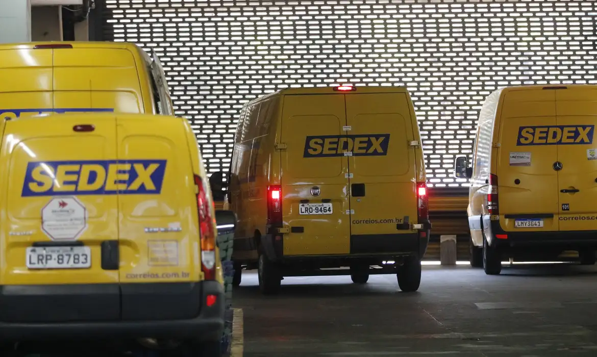 Correios na mira: Senado abre cerco contra desmandos na estatal