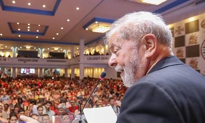 PT usa religião para reconquistar evangélicos