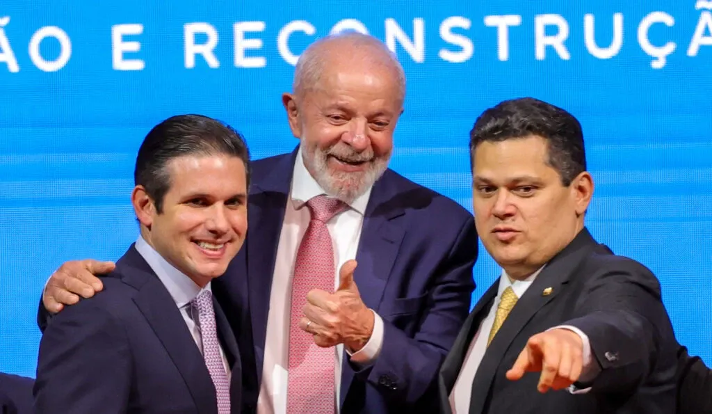 Alcolumbre adia sessão e atrasa andamento da CPMI do INSS