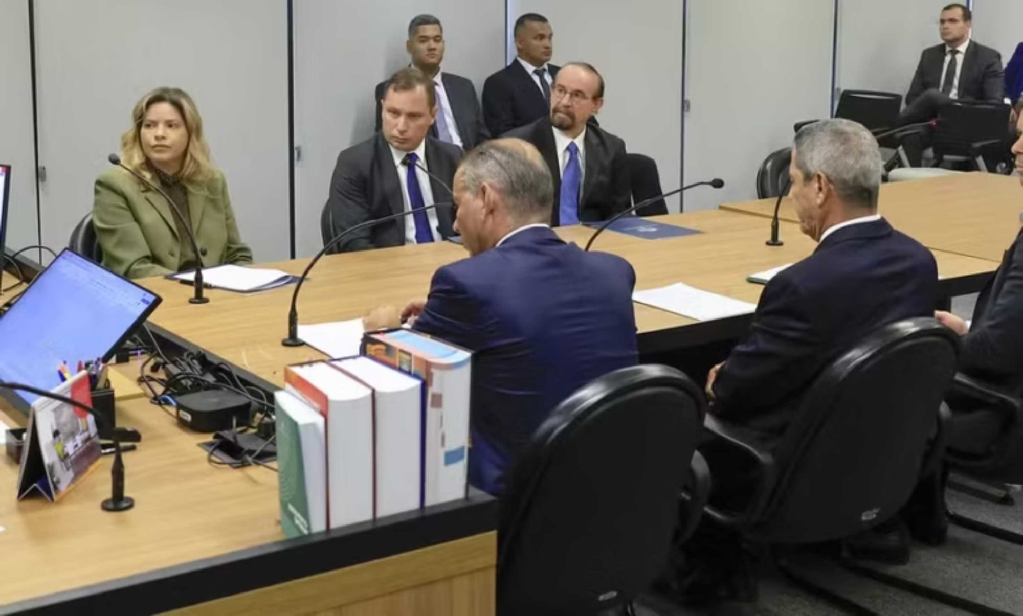 Braga Netto e Mauro Cid divergem em depoimento ao STF sobre reunião e suposto repasse