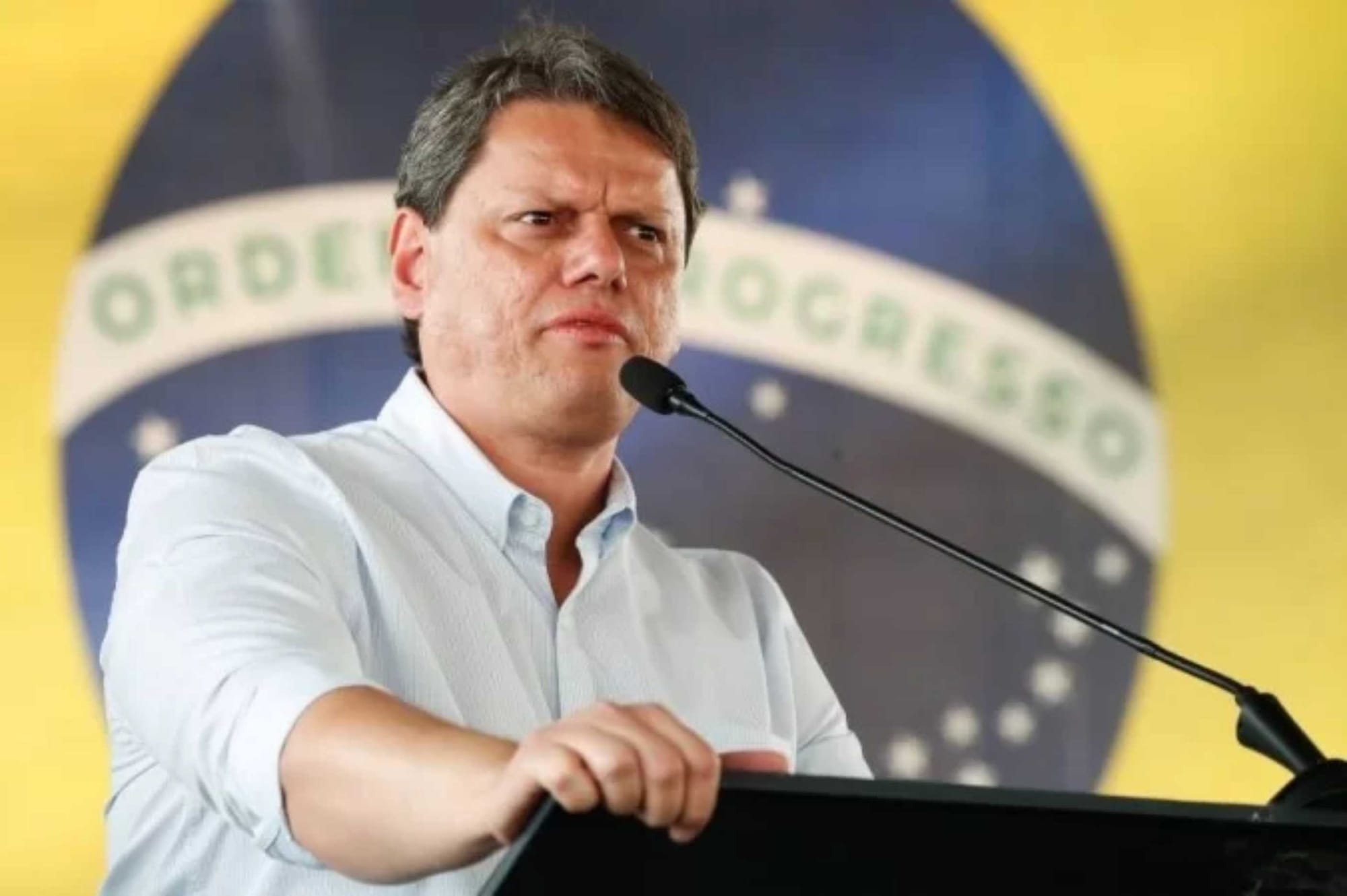 Tarcísio aparece à frente de Lula em simulação de segundo turno