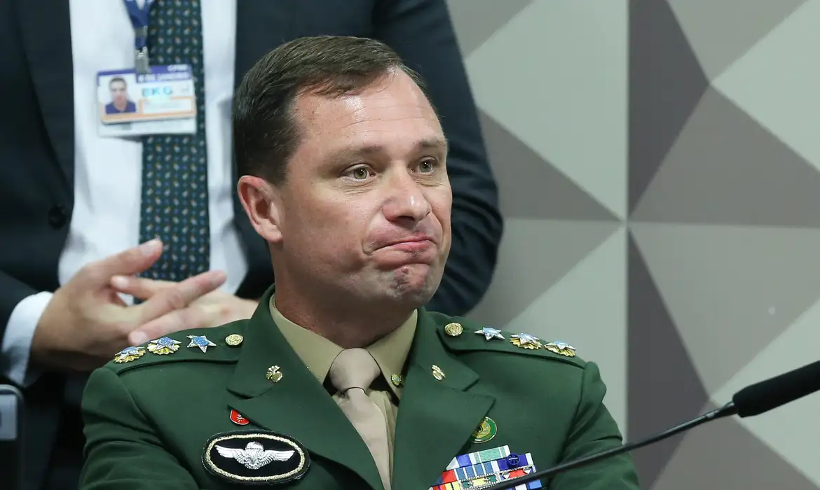 Moraes ordena que Meta forneça dados de perfil ligado a Mauro Cid