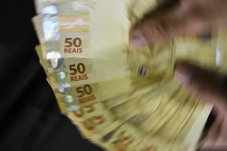 Estatais federais registram rombo recorde em abril, aponta Banco Central